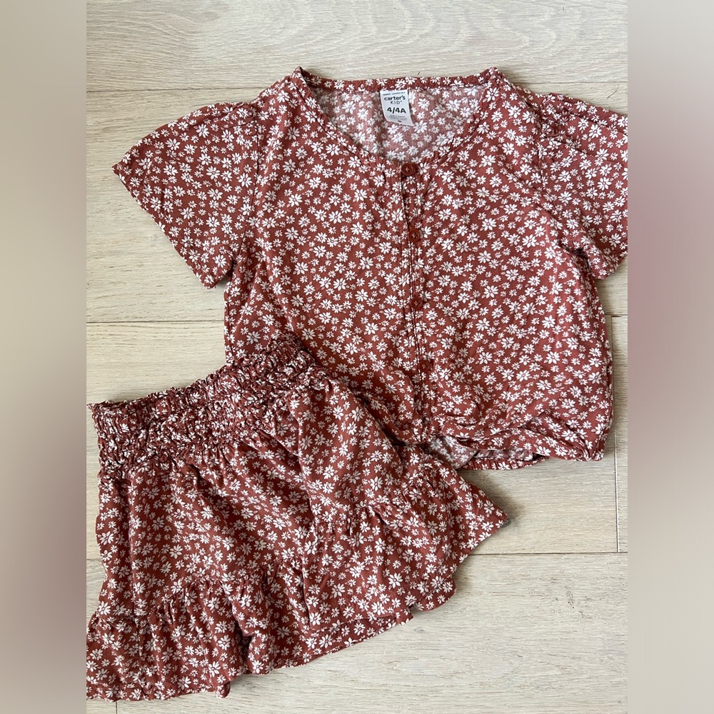 Carter’s shirt/skirt set 4T flowers